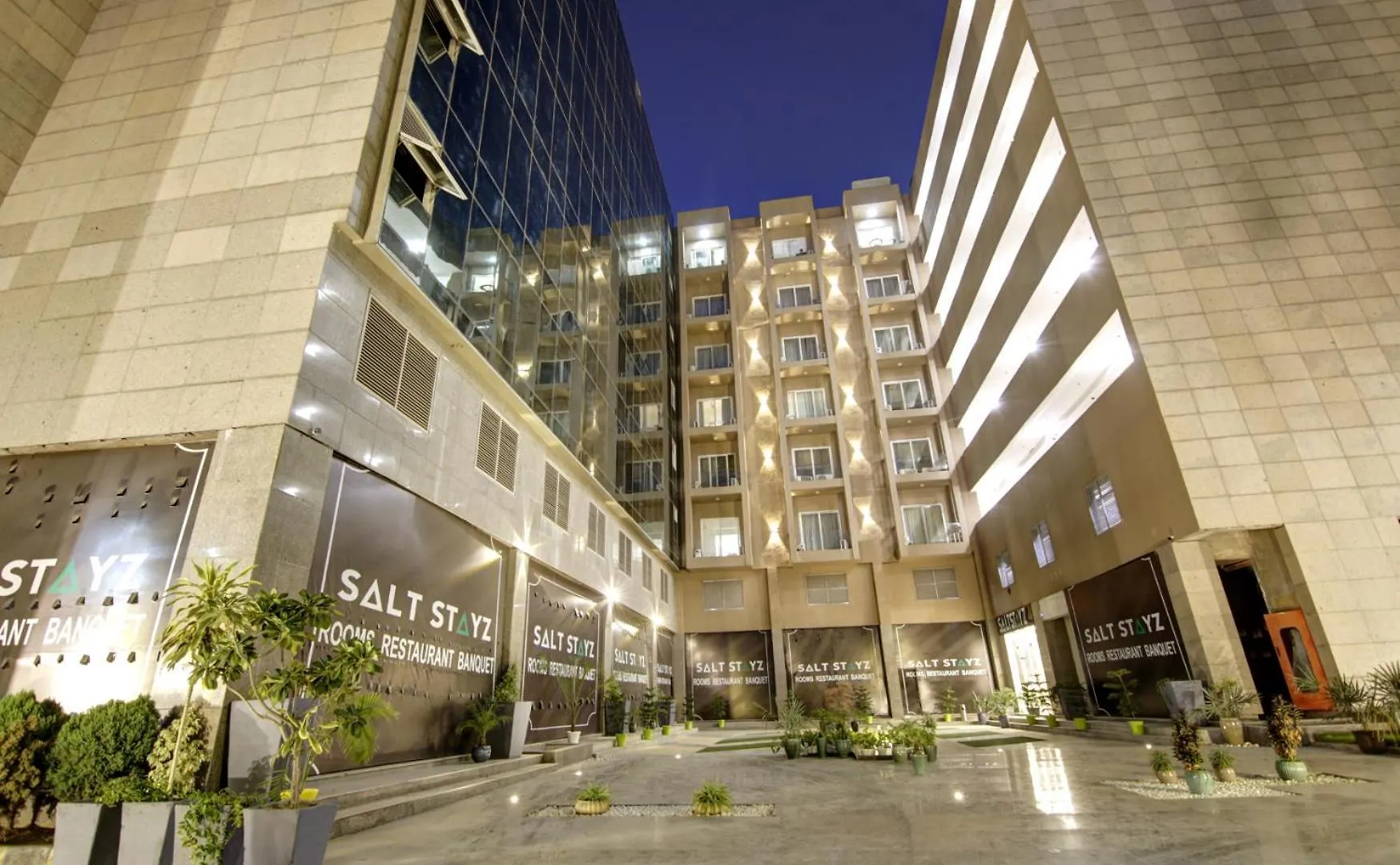 Saltstayz Premier Executive Serviced Apartment - Golf Course Extension Road Gurgaon Aparthotel