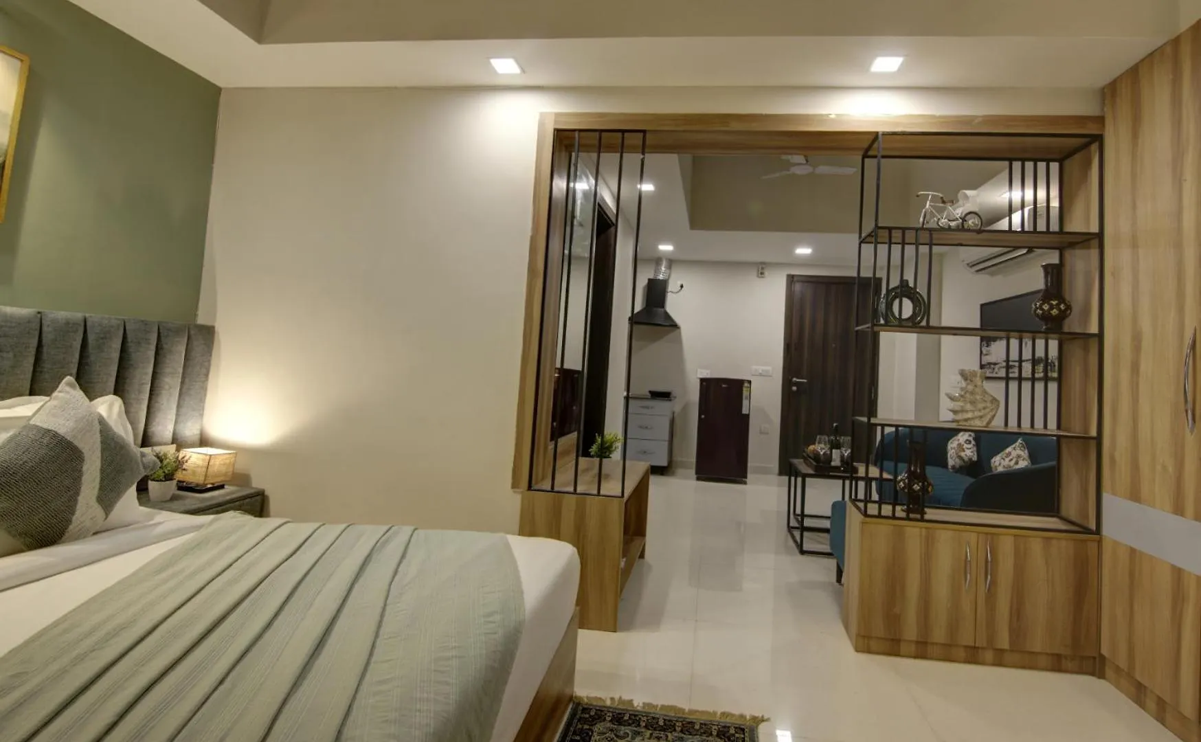 Saltstayz Premier Executive Serviced Apartment - Golf Course Extension Road Gurgaon Aparthotel