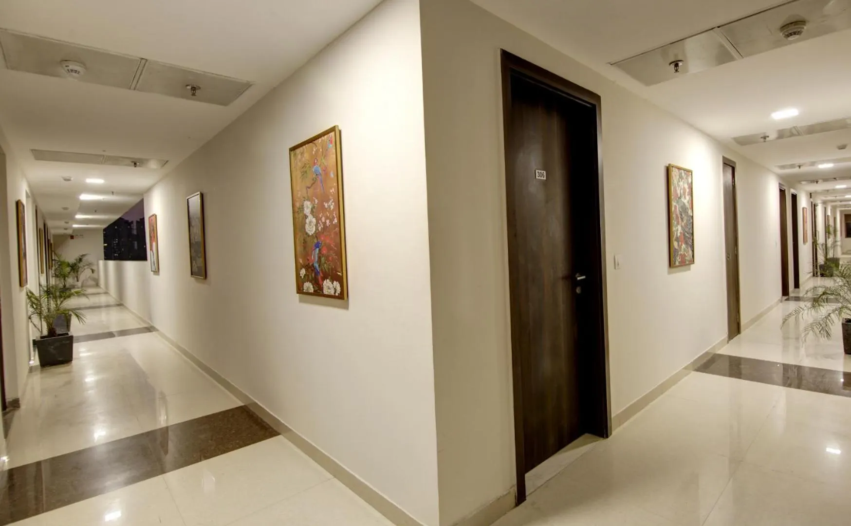 Saltstayz Premier Executive Serviced Apartment - Golf Course Extension Road Gurgaon India