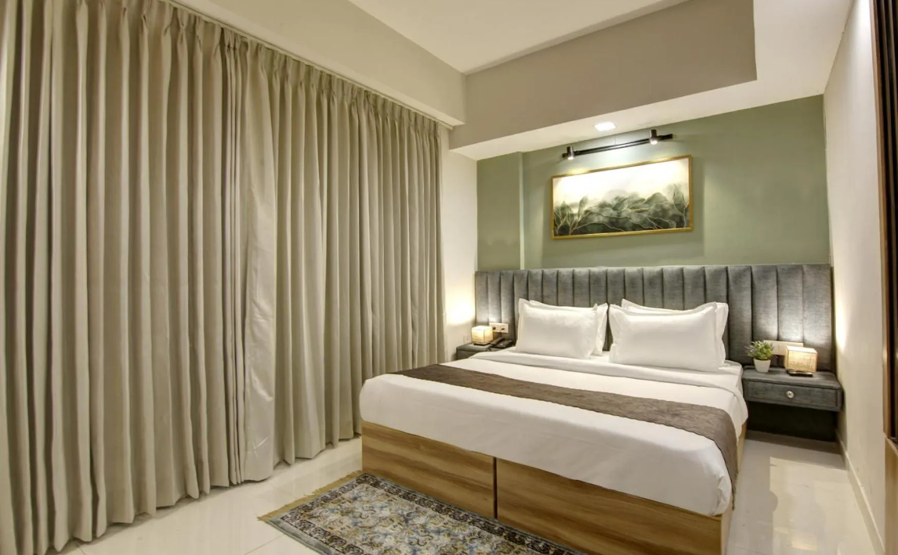 Saltstayz Premier Executive Serviced Apartment - Golf Course Extension Road Gurgaon Aparthotel