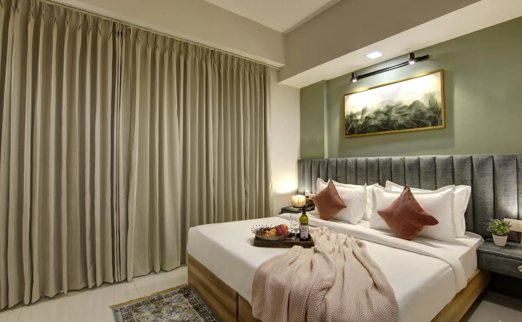 Saltstayz Premier Executive Serviced Apartment - Golf Course Extension Road Gurgaon India