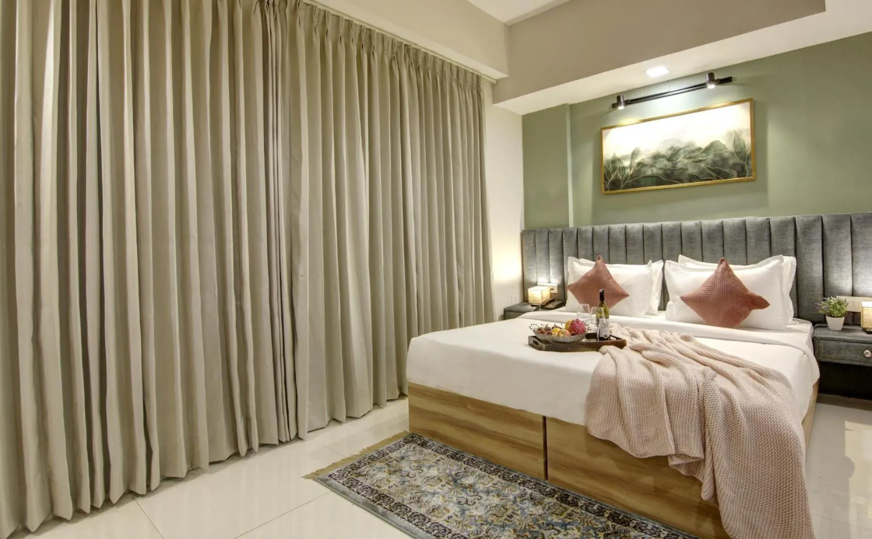 Saltstayz Premier Executive Serviced Apartment - Golf Course Extension Road Gurgaon 0*,