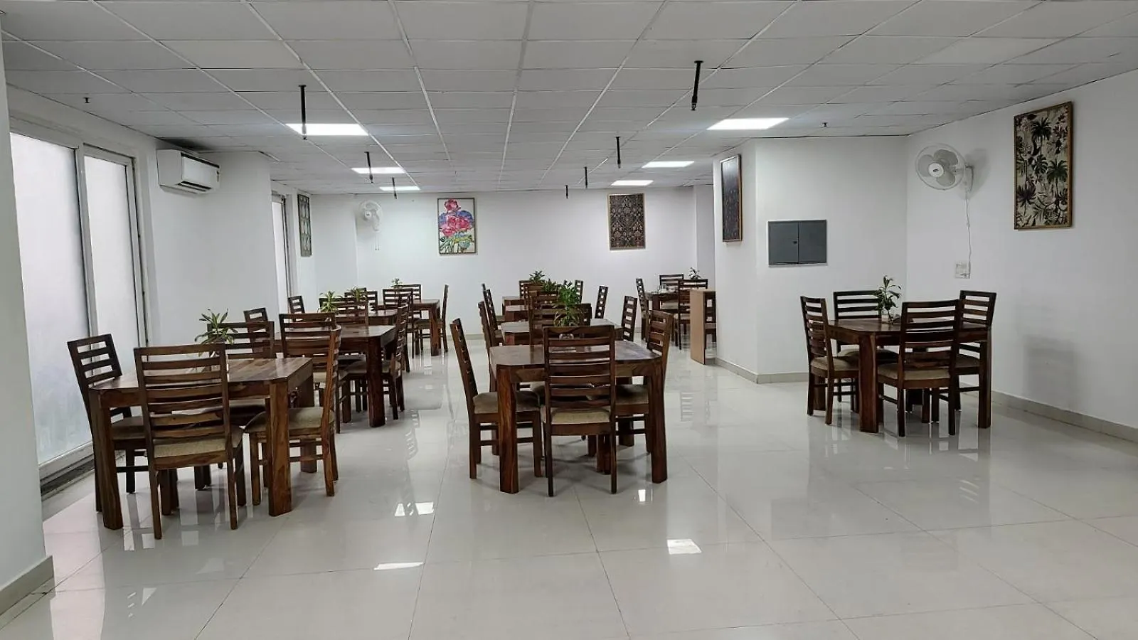 Saltstayz Premier Executive Serviced Apartment - Golf Course Extension Road Gurgaon India